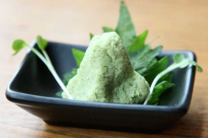 La salsa wasabi si produce dalla radice di una pianta  