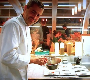 lo chef Luca Seveso in cucina 