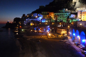 La bella Atrani risplende con il festival Stelle Divine 